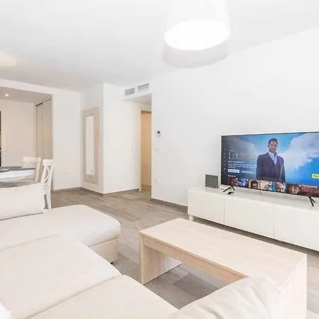 Miramar Junto Al Recinto Ferial De 아파트